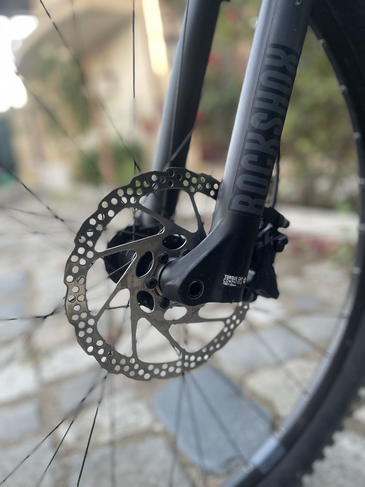 Vând Focus Thron impecabil
