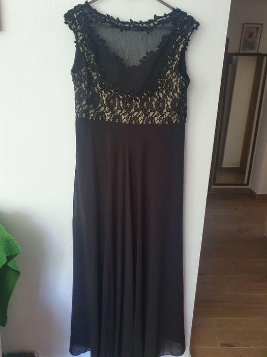 Rochie elegantă neagră cu broderie