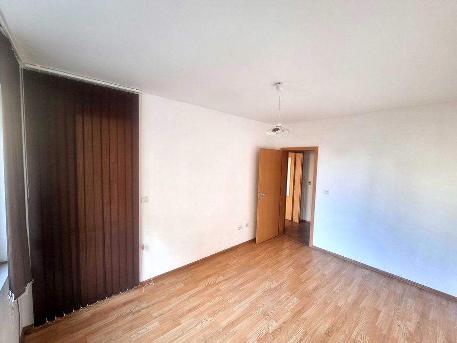 Дава се под наем Двустаен апартамент в Бургас, Възраждане - 86 кв.м за 229.5 € - Снимка #4