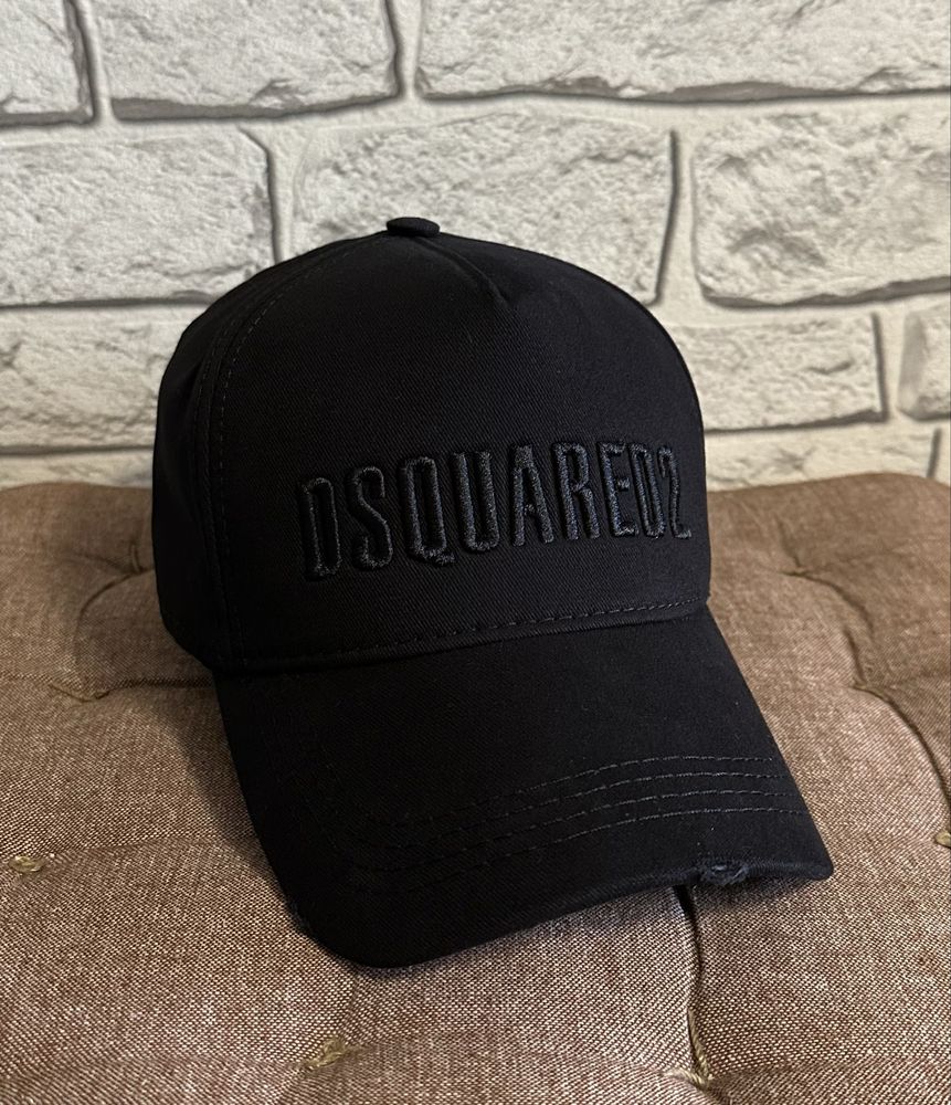 Шапка с козирка Dsquared ,Miu Miu,Stone Island унисекс