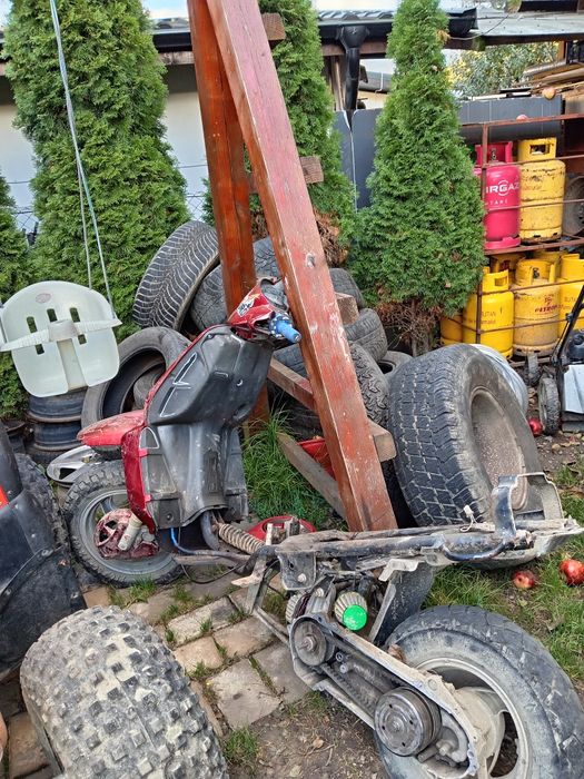 Vând scuter malaguti crosser 80cc