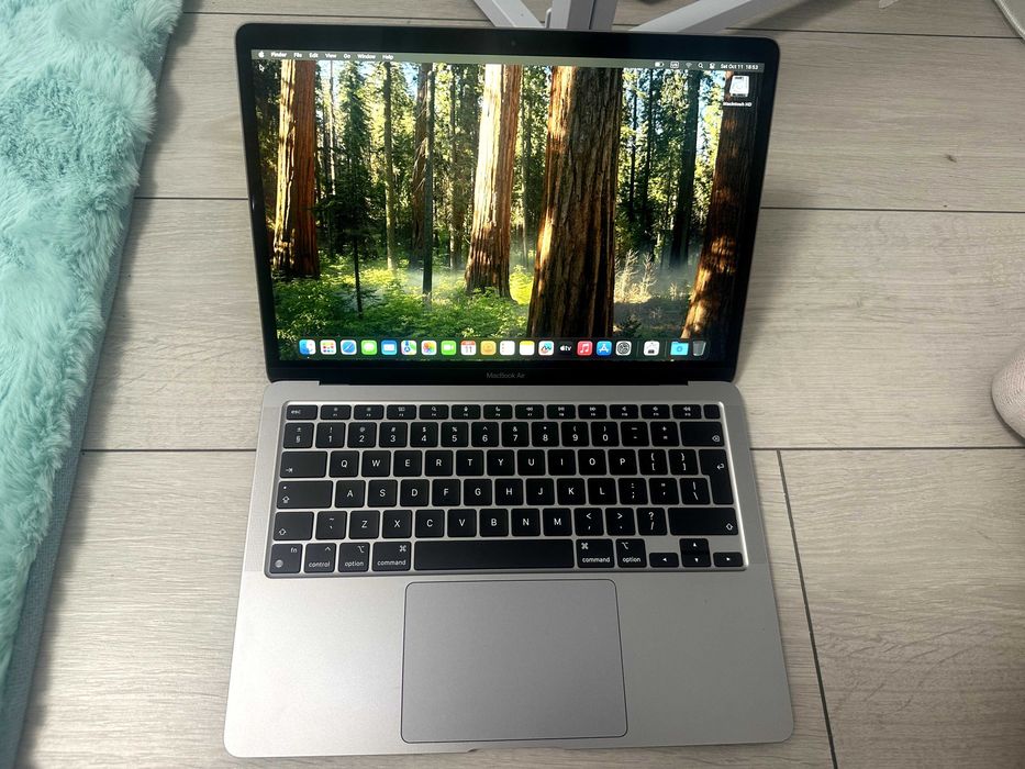 Apple Macbook M1