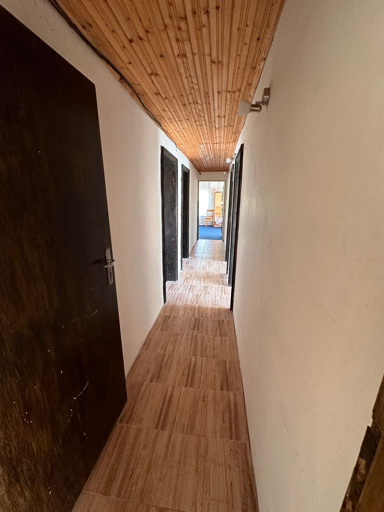 Дава се под наем Къща в Перник, Изток - 360 кв.м за 280.5 € - Снимка #3