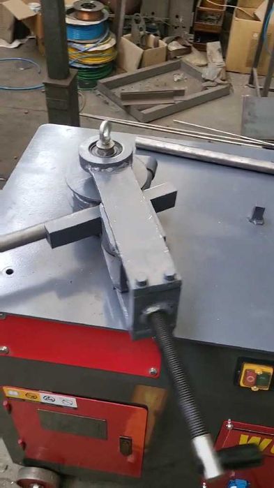 Машина за огъване на тръби и квадратни профили