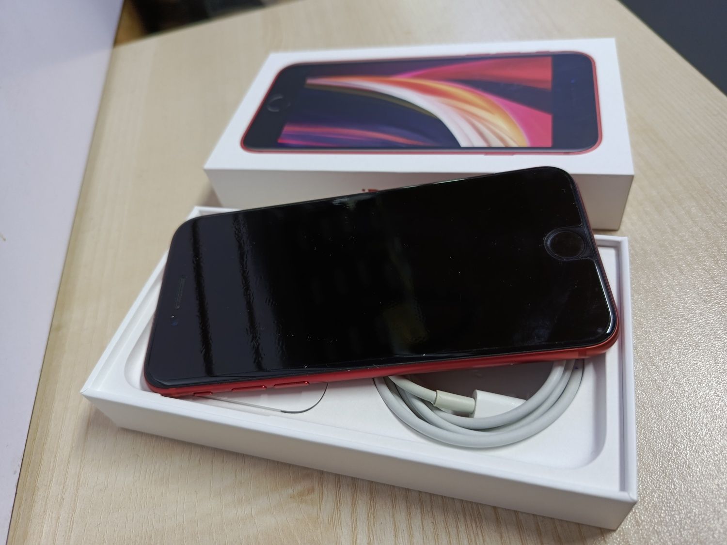 IPhone SE 2022 б/у