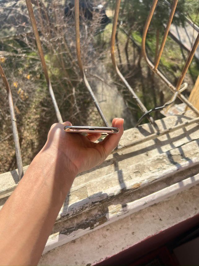 Iphone xs max ideal.
