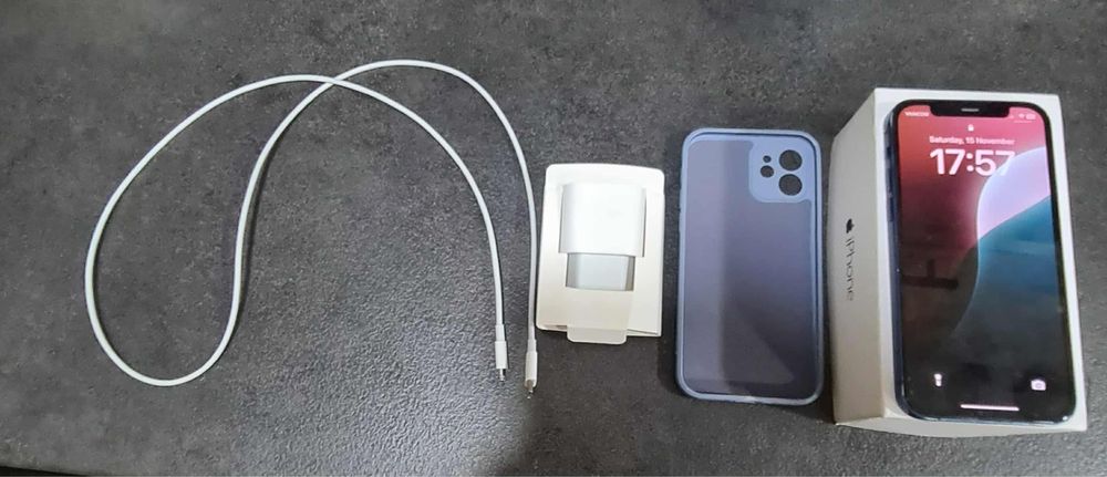 Продавам iphone 12