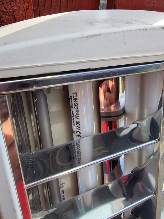 Vand corp iluminat neon 2x36 W