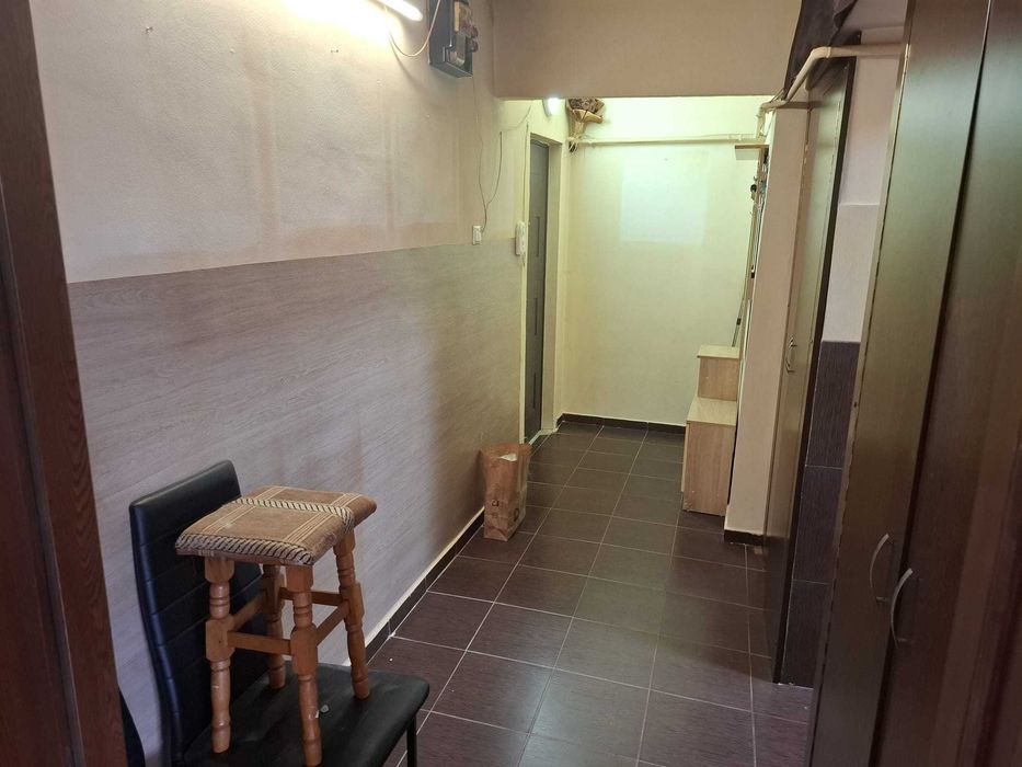 Vand apartament cu 2 camere,mobilat