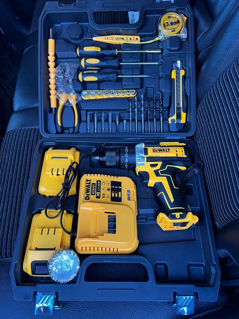 Bormasina noua DeWalt