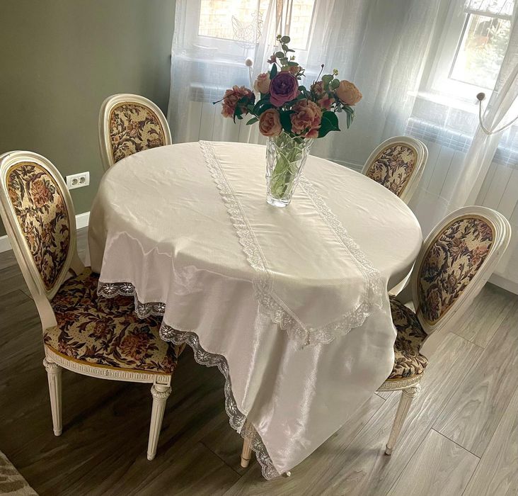 Vând masă extensibilă.