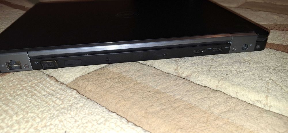 Laptop Dell procesor i5-6200U 14", Full HD 8GB 256GB SSD M2 Windows 10