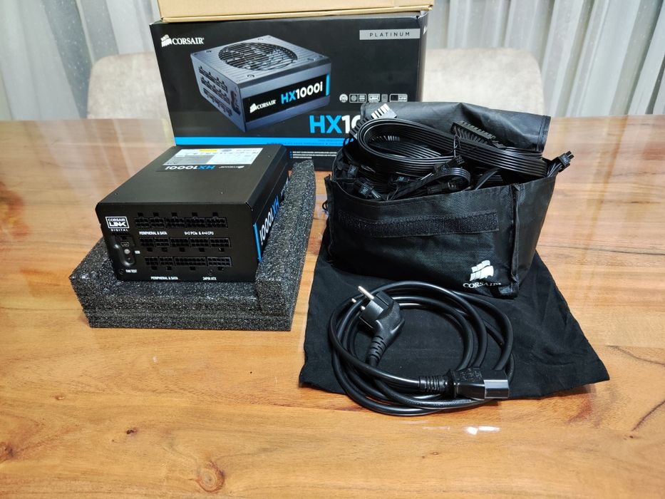 Продавам отлично захранване Corsair HX1000i 1000W 80PLUS Platinum
