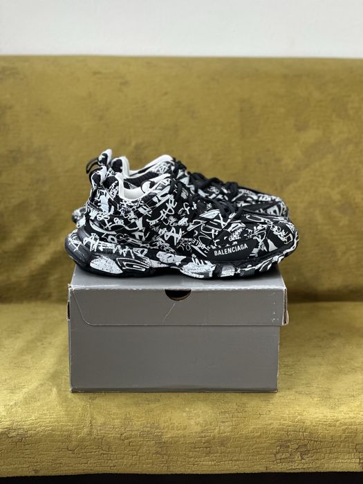 Balenciaga Track 42