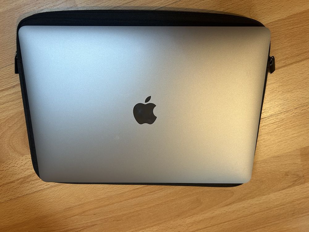 MacBook Air 13-inch 2020