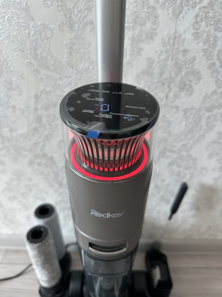 Продам моющий пылесос Redkey W13