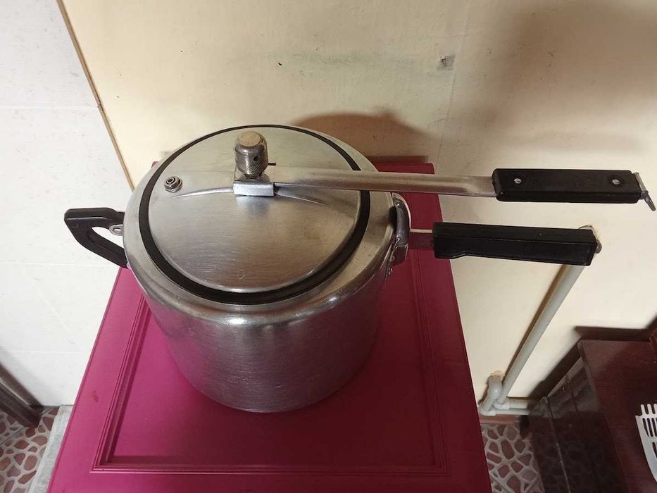 Тенджера под налягане