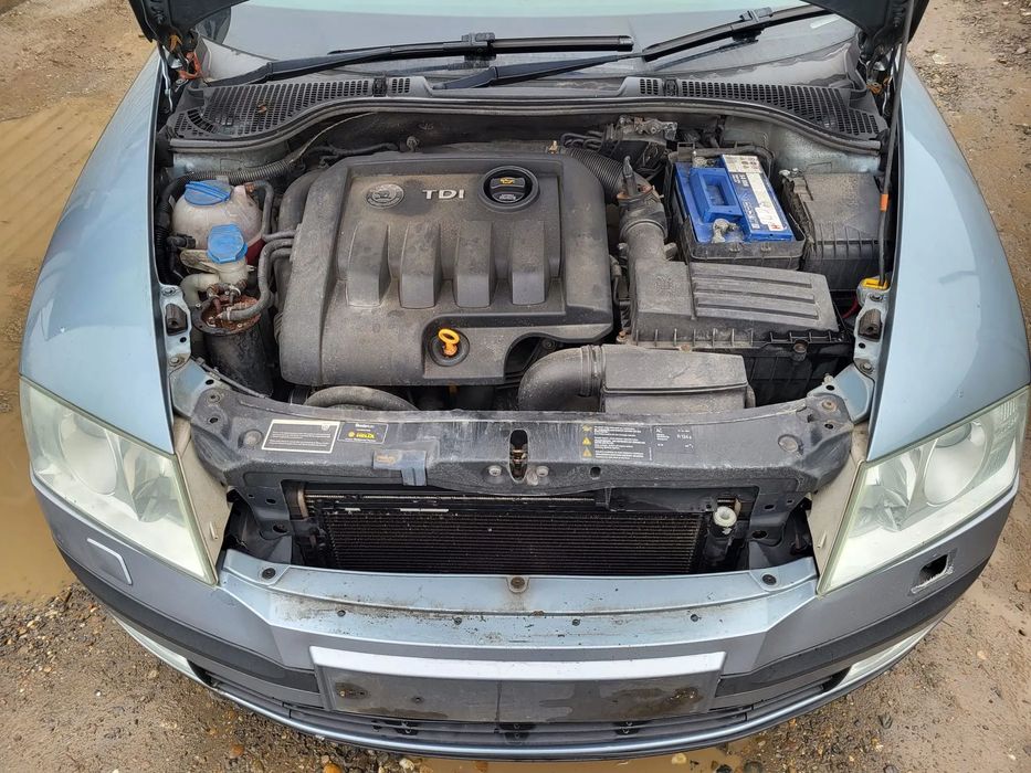 Usa fata stanga/ Usa fata dreapta/ Portiera Fata dreapta/Motor/Injectoare/ Portiera spate dreapta Skoda Octavia 2 break