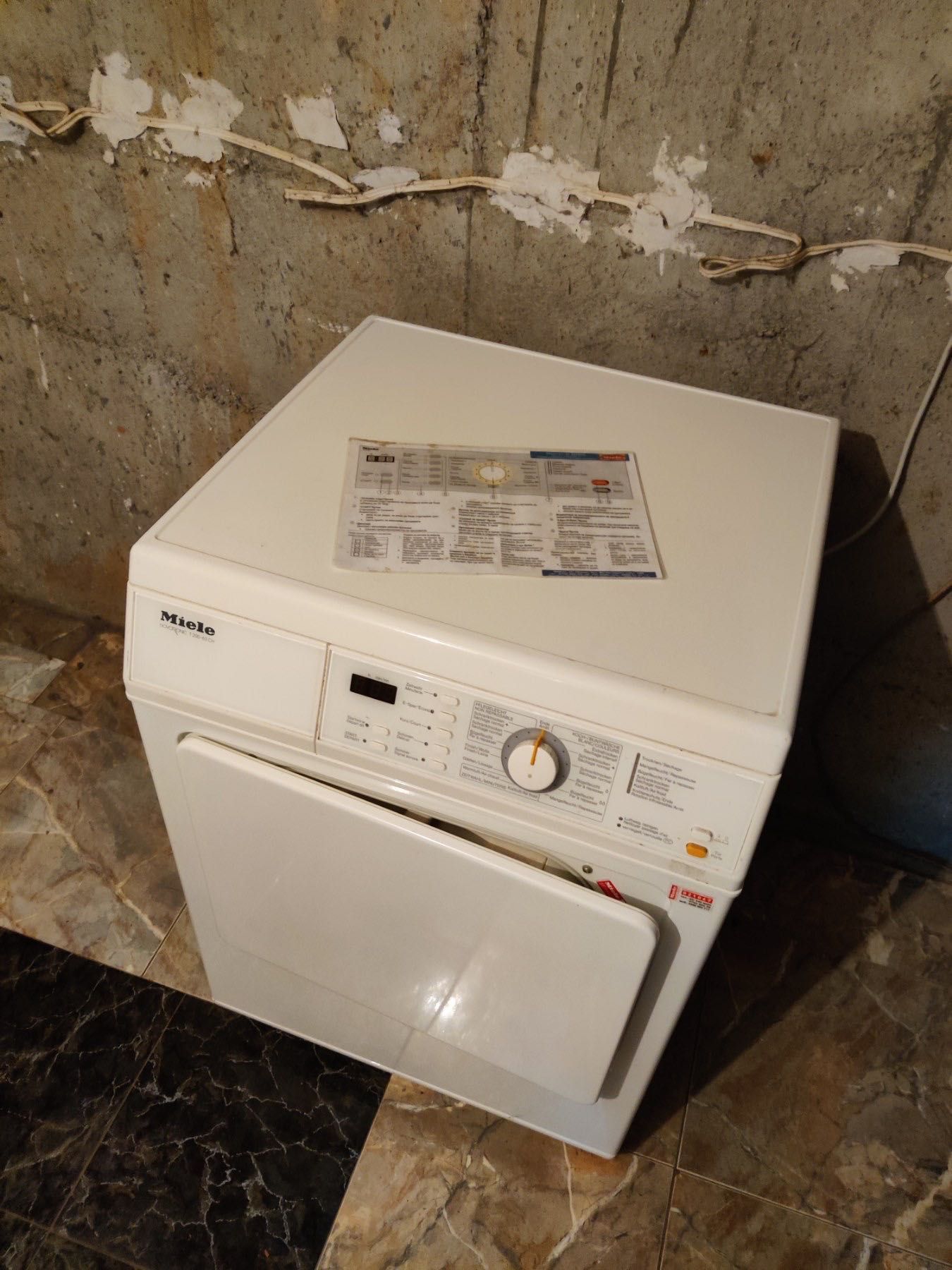 Сушилня Миле Softtronic 1200, Въздуховодна