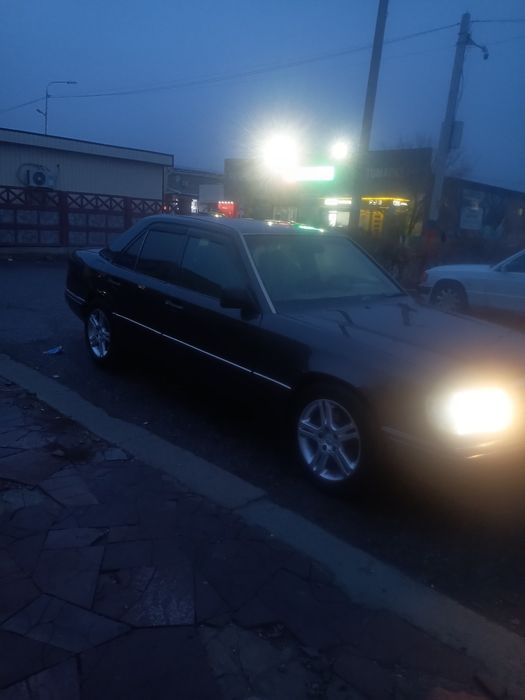 Мерседес 124 ешка 2.8