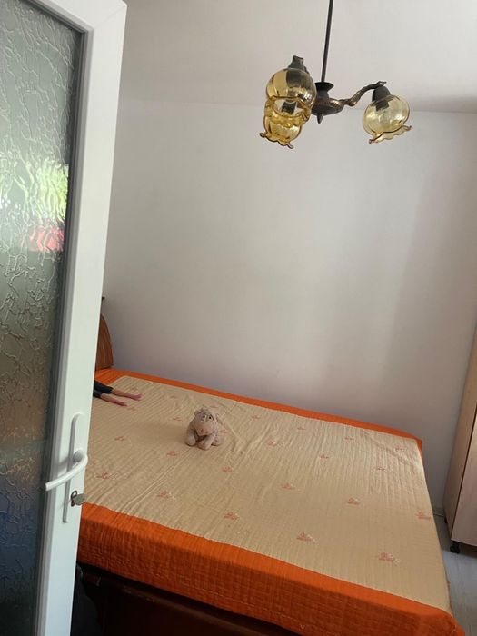 PROPRIETAR vând casă ultracentral în Tecuci 3 camere