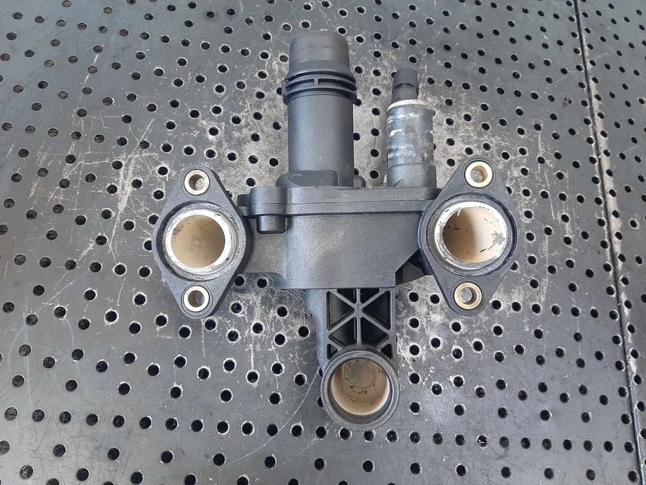 distribuitor apa 3.0 d 306dt 4x4  land rover range rover sport 2 l494