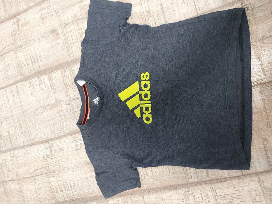 Tricou Adidas mărimea 116