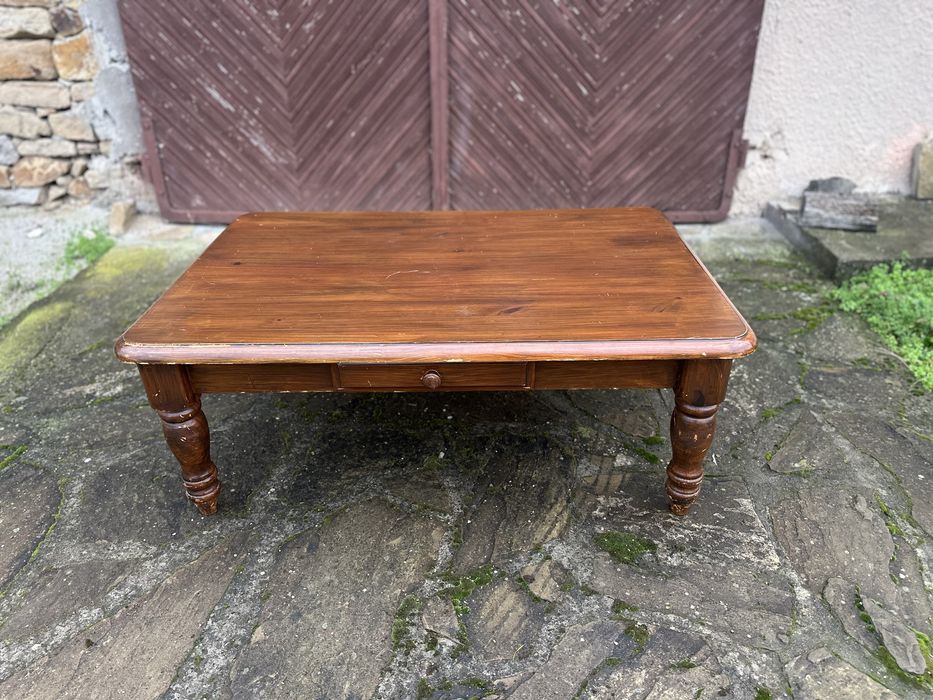 Масивна холна маса с чекмедже