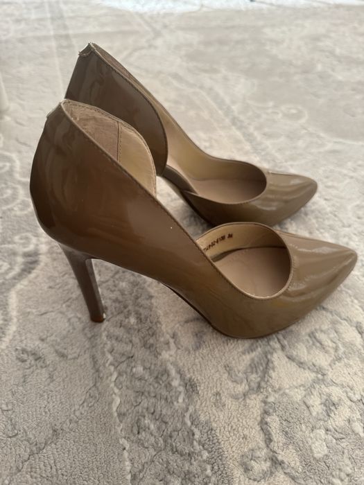 Туфли 36 размер почти новые бежевый цвет