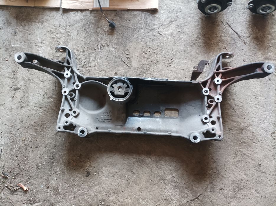 Jug motor cadru motor Volkswagen Passat B6 2005 -2010 3C0199369F