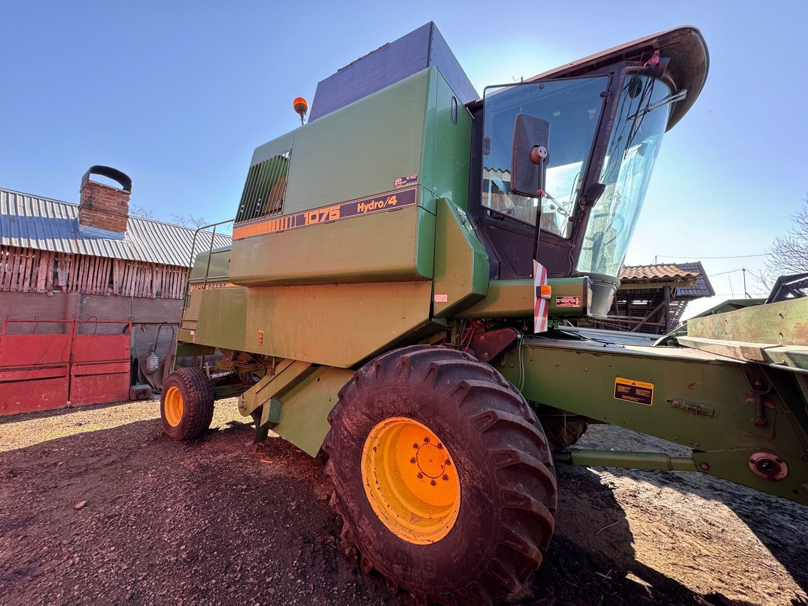 Combina john deere 1075 Hydro 4