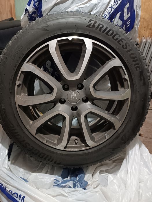Джанти с гуми   265/50/19 5х114.3 Bridgestone