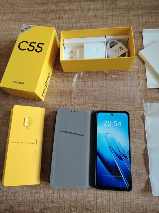 Realme C55 + 2 калъфа и стъклен протектор