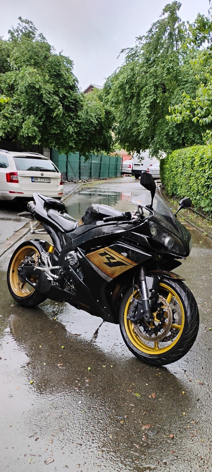 Yamaha R1 2008 rn19