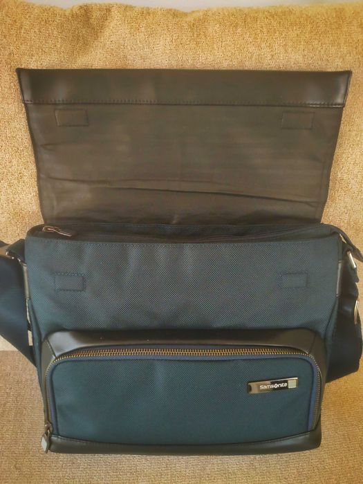 Samsonite Sefton Crossbody L TCP with tablet compartment, Navy