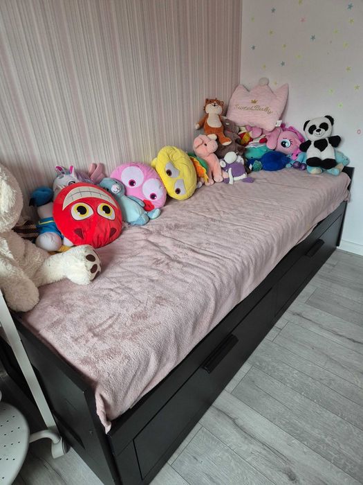 Vand divan brimnes ikea, saltele incluse.