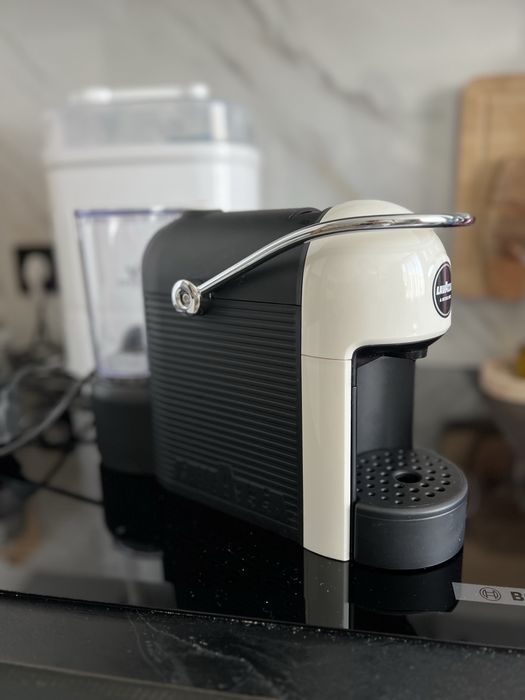 Кафемашина Lavazza A modo mio Jolie