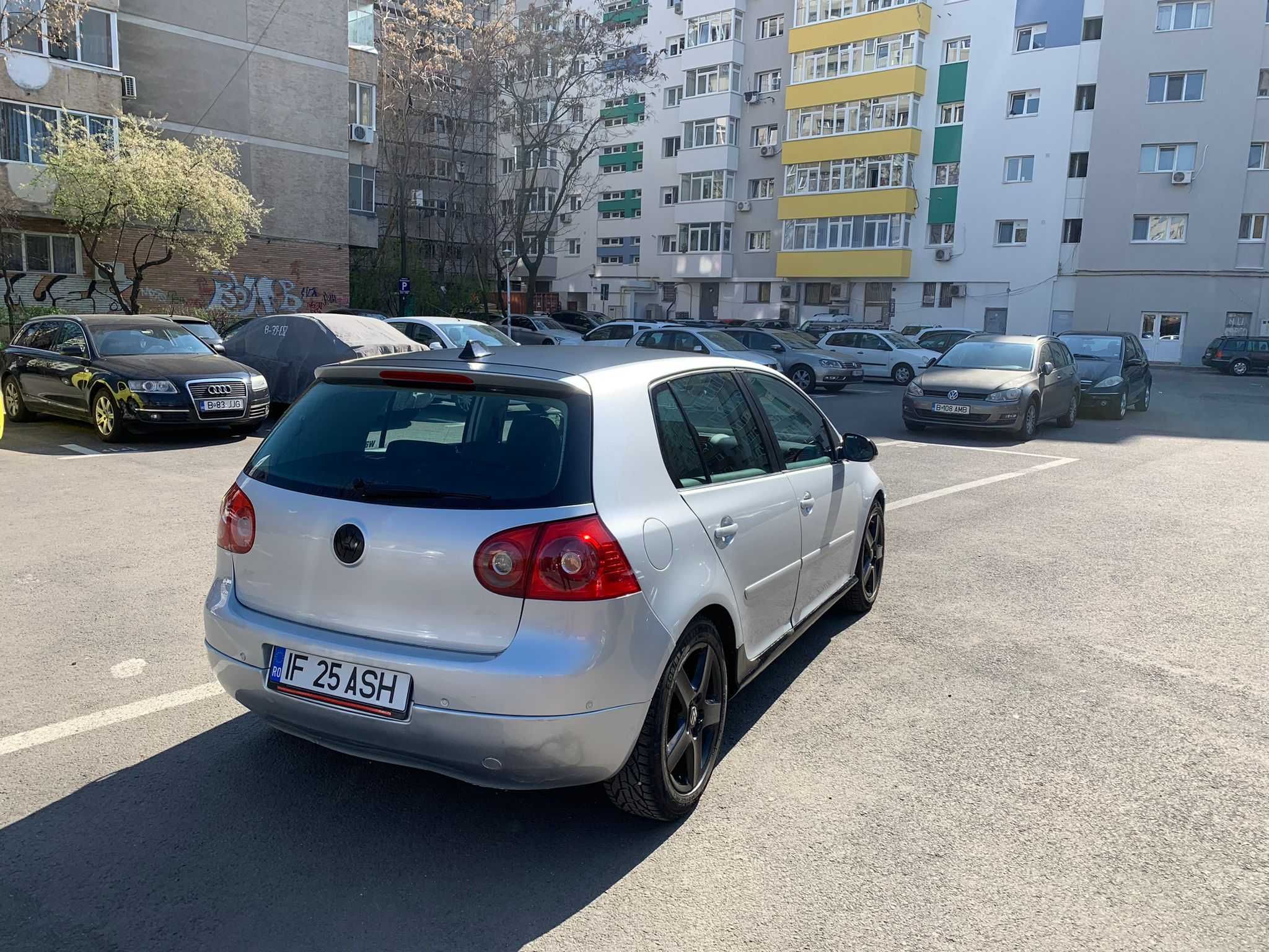 Volkswagen Golf 5 - 1.9 TDi