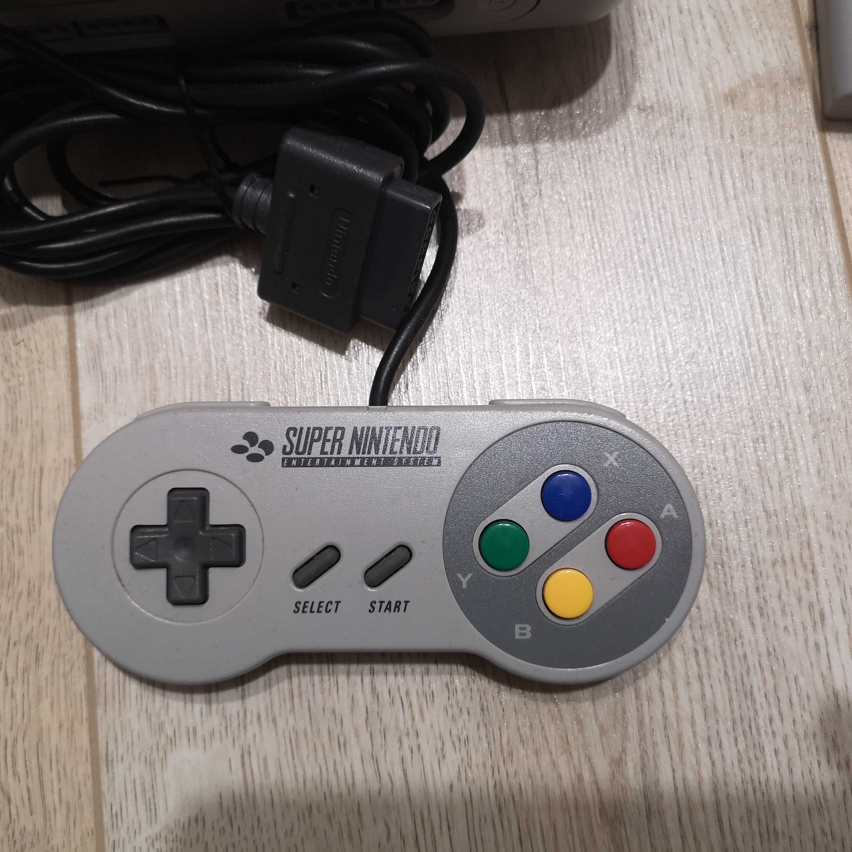 SUper Nintendo (SNES) + джойстик