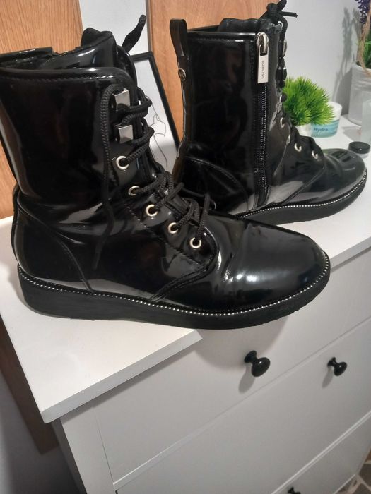 Боти от естествен лак Michael kors