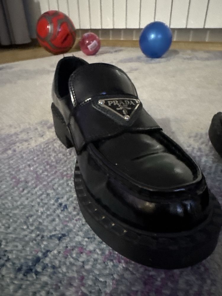 Обувки Prada 38-39 Оригинални