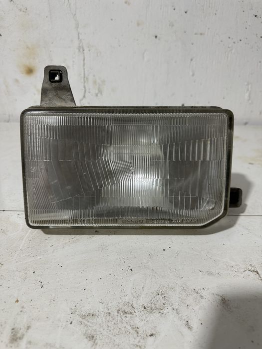 Фара на Nissan Terrano R21