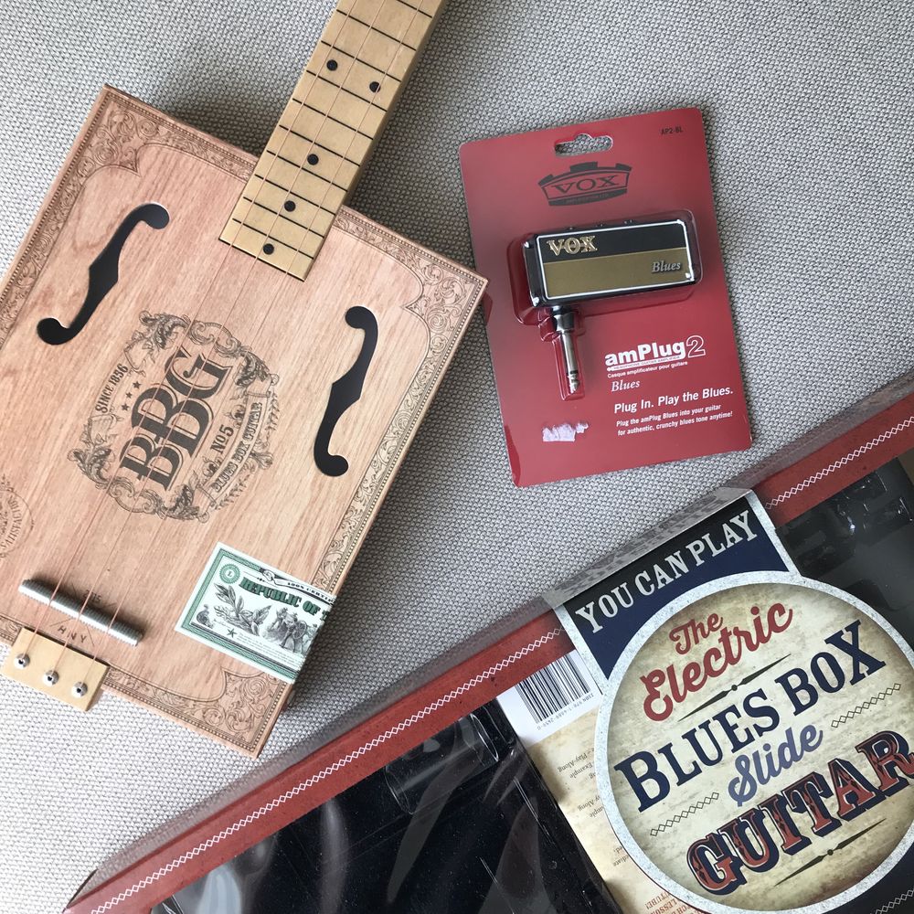 Chitara Blues Box Slide Guitar + Amplificator amPlug 2 Blues