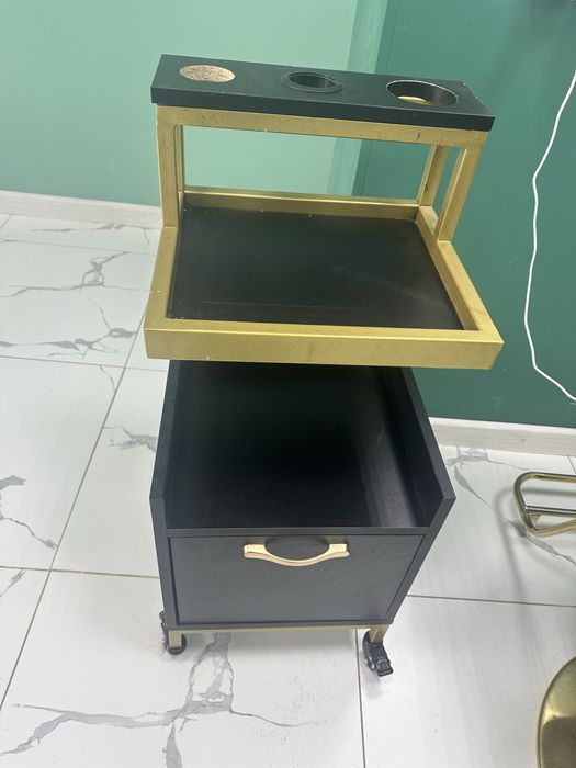 Помощник для парикмахера