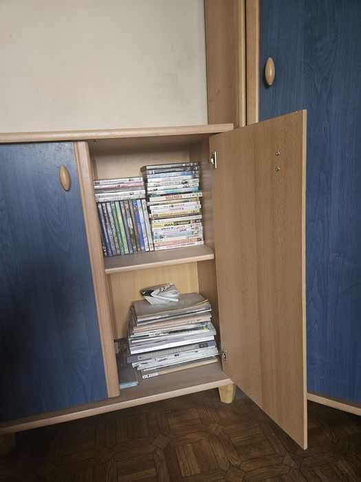 Продаю шкафы стенку и рабочий стол