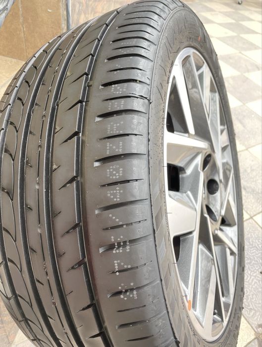 Диски с резиной! Оригинал! Новые! R 20.