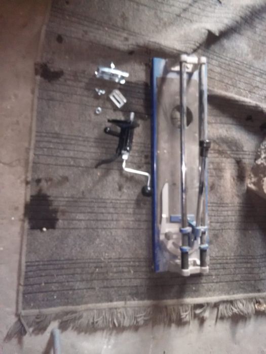 Ручной плиткорезь