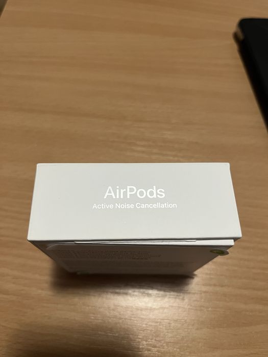 Airpods 4 ANC ca noi cu garantie apple