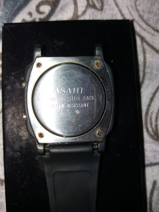 Часы из 90х муж ты щя отдам