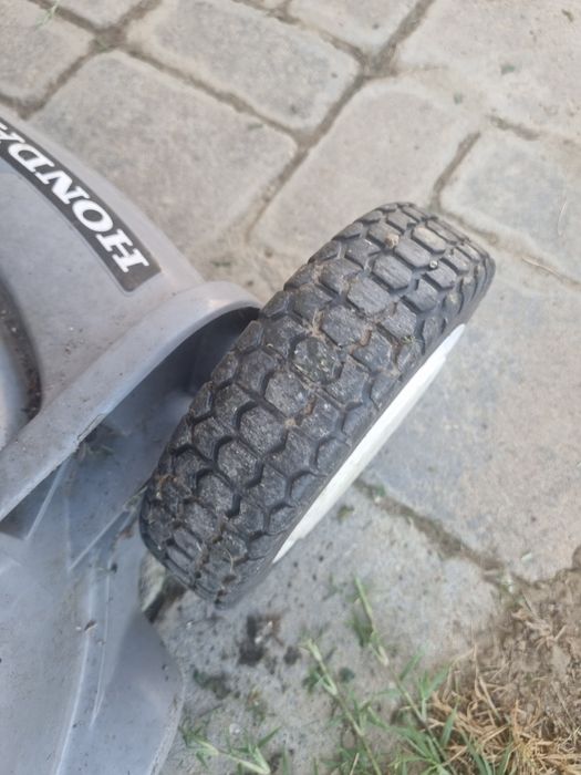 Mașină de tuns gazon iarbă Honda 800 Lei